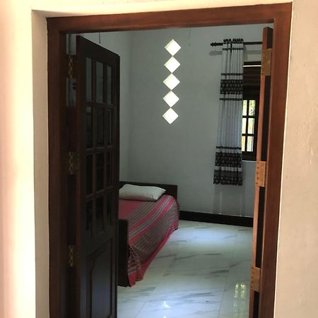 Sri Lankan Villa Elagawagoda Екстериор снимка